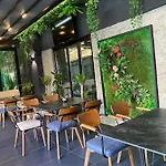 Отель 313 Center 4*