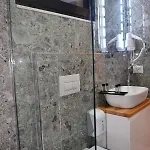 313 Center Тирана
