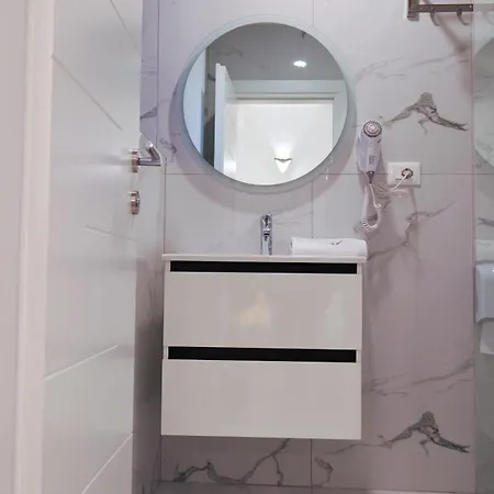 313 Center 4* טיראנה