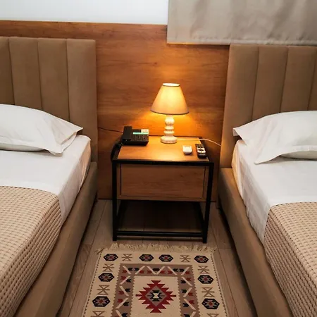 313 Center טיראנה