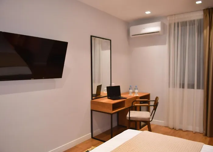 313 Center ティラナ