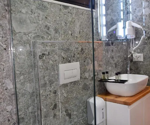 313 Center ティラナ