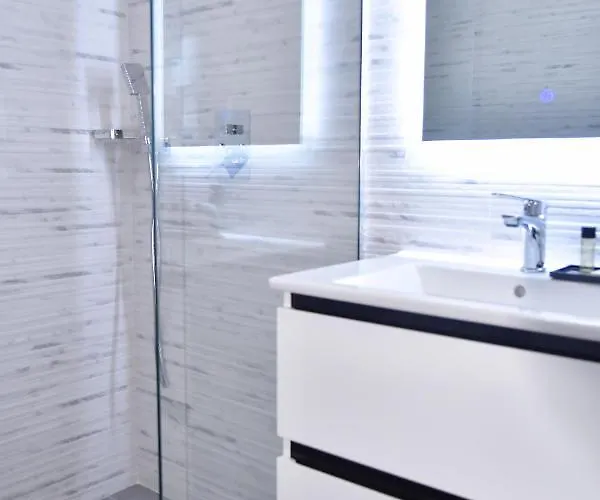 ホテル 313 Center ティラナ