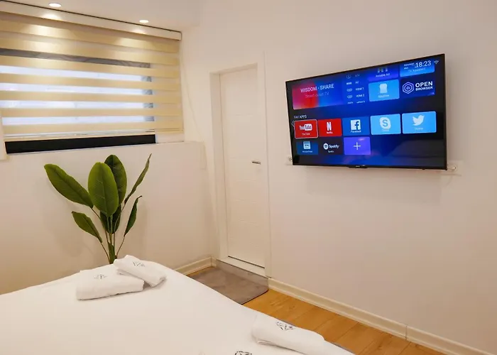 313 Center ホテル ティラナ