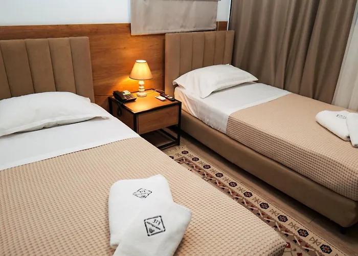 ホテル 313 Center ティラナ